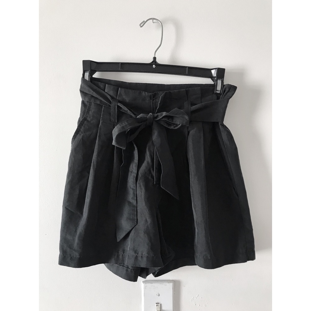 H&M High-Waist Belted Shorts